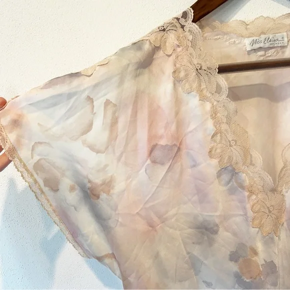 Vintage Miss Elaine Watercolor Short Sleeve Slit Lace V-Neck Nightgown - Picture 3 of 9